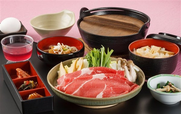 ■岐阜・名古屋発春爛漫日本三大桜の名所・高遠城址公園さくら祭りへ行く日帰りバスツアー春のメニュー牛すき焼き鍋と旬の筍ご飯のランチ付き!散歩や食を楽しめるおしゃれスポットくらすわの森へも立ち寄ります1